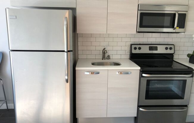 Studio, 1 bath, 480 sqft, $1,150, Unit Unit #14