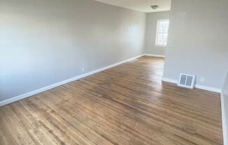 3 Bedroom 1 bath Townhome for Rent!