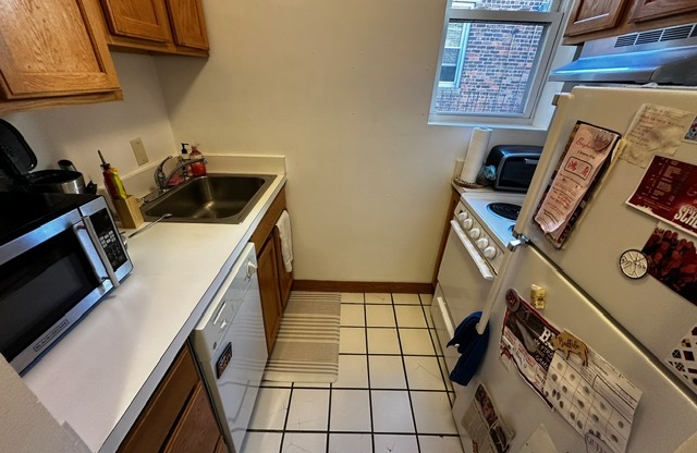2 beds, 1 bath, $3,250, Unit 401