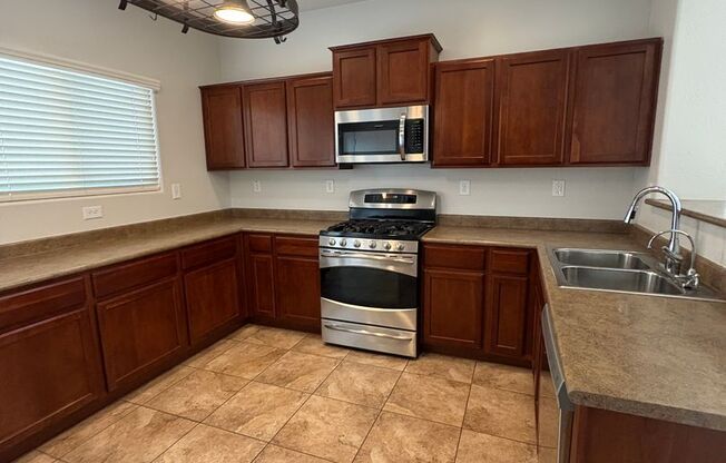 READY TO VIEW NOW-RARE FIND! Fireside at Norterra Spacious 3 Bed 2 Bath with Den Home!