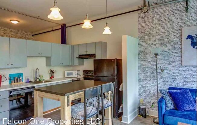 1611 Central Ave. Unit 300