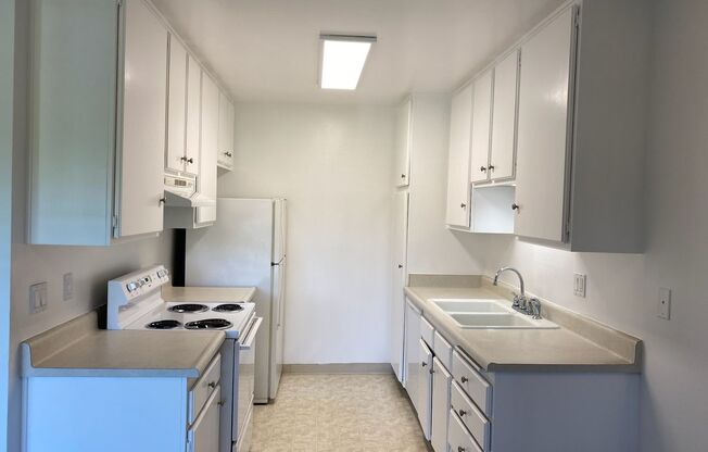 Upper one bedroom condo with subterranean parking spot now available to rent!