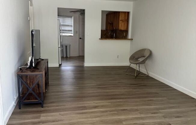 2 BEDS/ 1 BATH WITH PRIVATE YARD