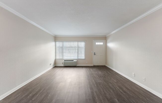 2 beds, 1 bath, 850 sqft, $2,505, Unit 925A