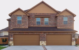 LUXURY 2 STORY DUPLEX LOCATED IN MIDLOTHIAN, TEXAS!