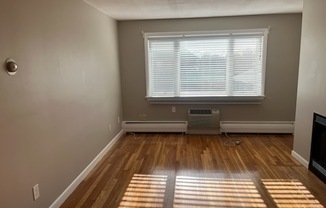 1 bed, 1 bath, $2,800, Unit 34