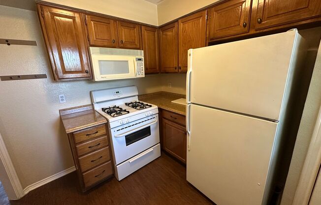 Cozy 2 Bedroom Condo near Kessler Park