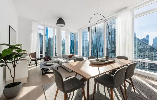 30 RIVERSIDE BLVD