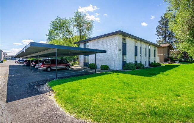 2 beds, 1 bath, 760 sqft, $1,100, Unit 22