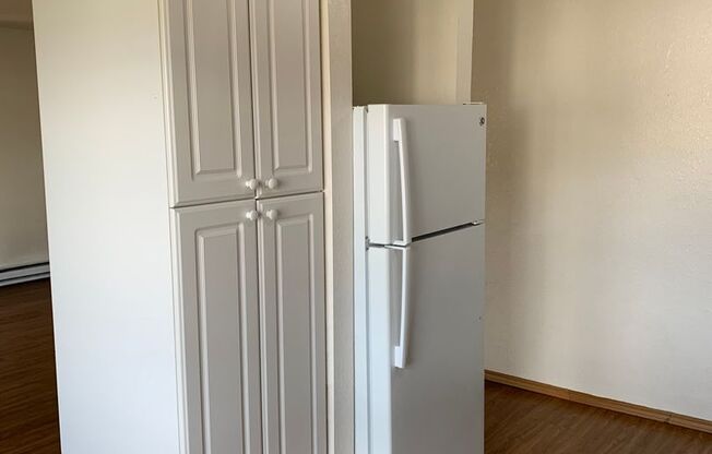 3 beds, 2 baths, 1,434 sqft, $2,450, Unit B110