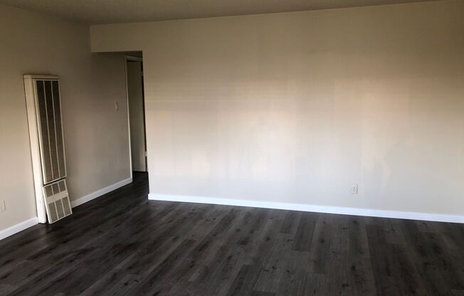 L-Pinetree Apartments
