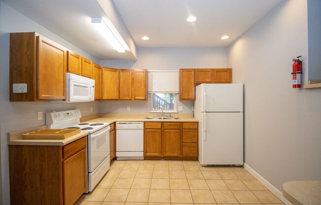 4 beds, 2 baths, $3,000, Unit Apt 100