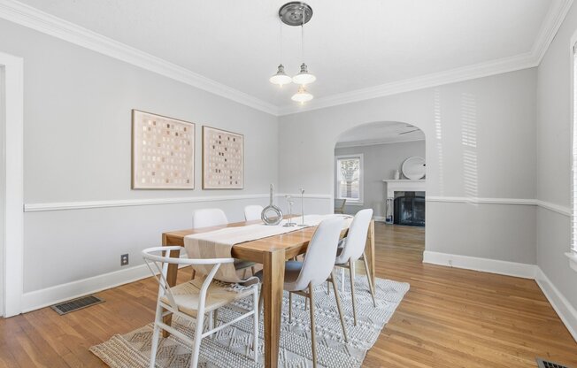 866 MORELAND AVE SE