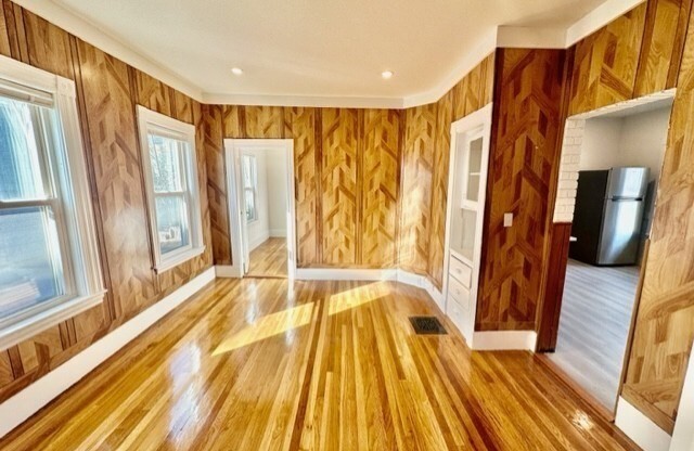 3 beds, 1 bath, $4,200, Unit 1