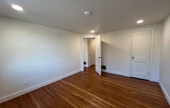 2 beds, 1 bath, $1,325