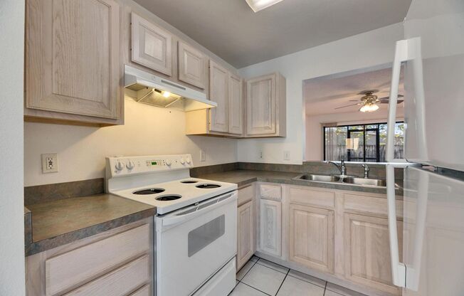 Please check out the freshly painted 2 bedroom 2.5 bath in brandon end unit