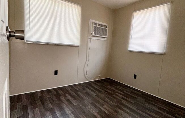 2 beds, 1 bath, 480 sqft, $850, Unit 182A