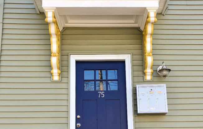 75 Abbott St