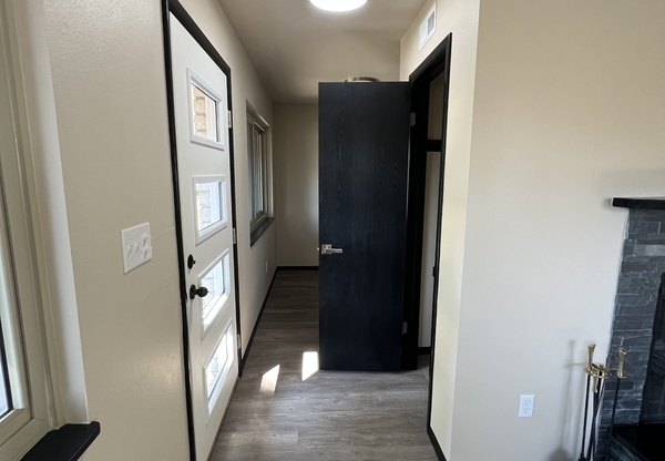 312 E 27 ST