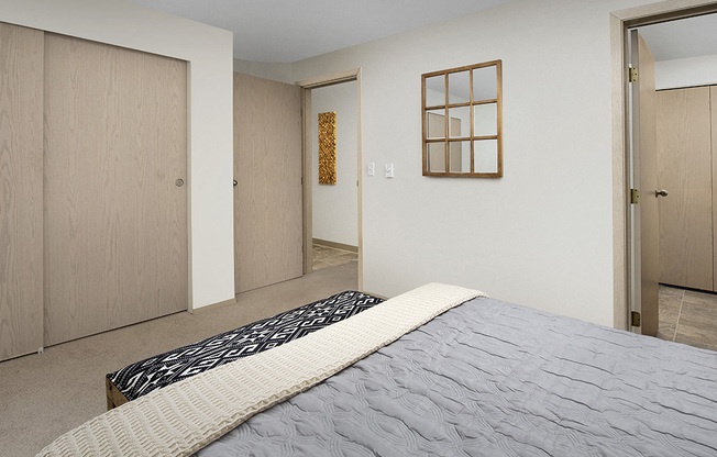 Rivergreens Apartments - Bedroom