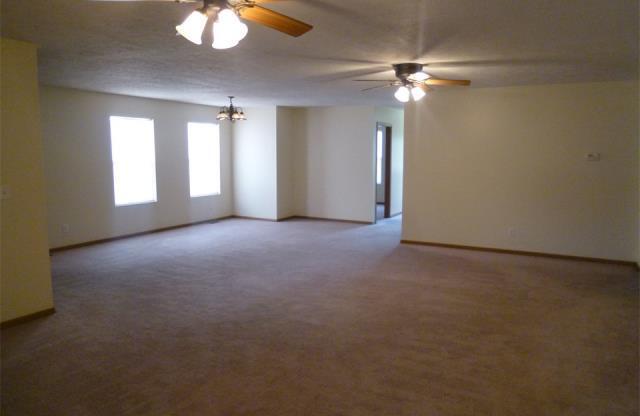 5 beds, 2 baths, $1,650