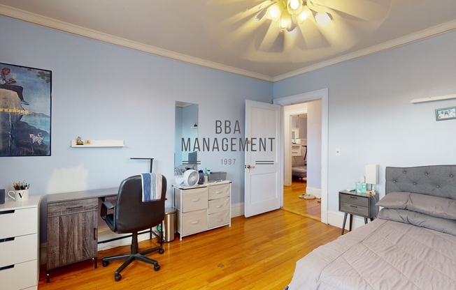 3 beds, 1 bath, 1,003 sqft, $4,700, Unit 14