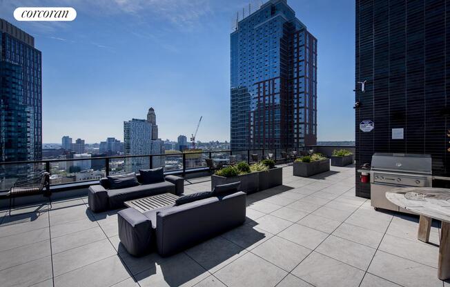 1 bed, 1 bath, 812 sqft, $4,700, Unit 8L