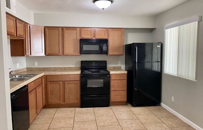 2 beds, 1 bath, $1,195