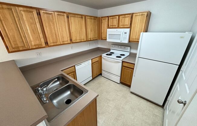 Lovely 1BED/ 1 BATH, 2nd Floor Apartment situated in the beautiful Borgata Community in South Las Vegas.