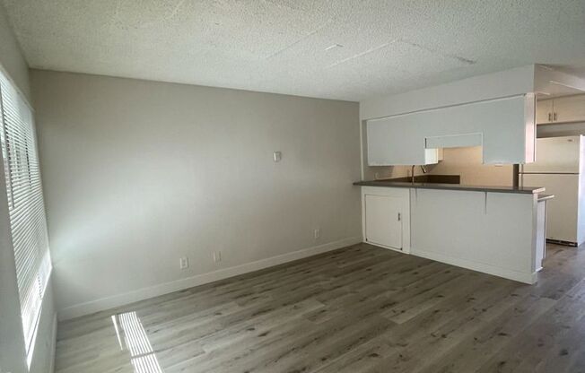 2 beds, 1.5 baths, 805 sqft, $2,095, Unit 15