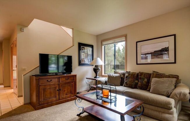 3 beds, 3 baths, $2,500, Unit 57990 Silver Fir Circle