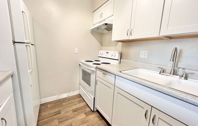 2 beds, 1 bath, 800 sqft, $900, Unit Unit 23