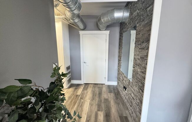 2 beds, 2 baths, 2,000 sqft, $4,550, Unit 600 Broadway Ave NW - Unit 601 A