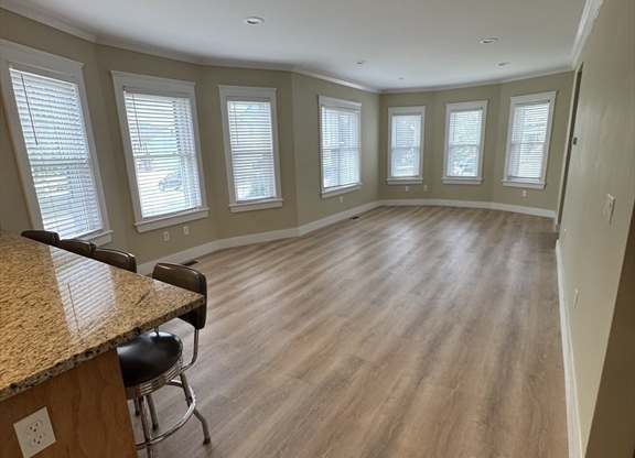 338 Pleasant St