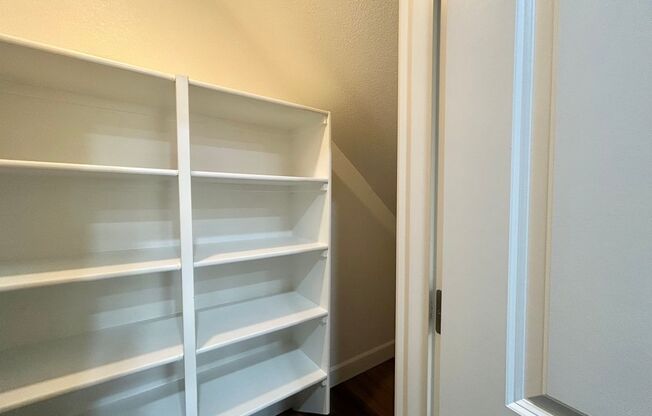 3 beds, 2.5 baths, $2,800