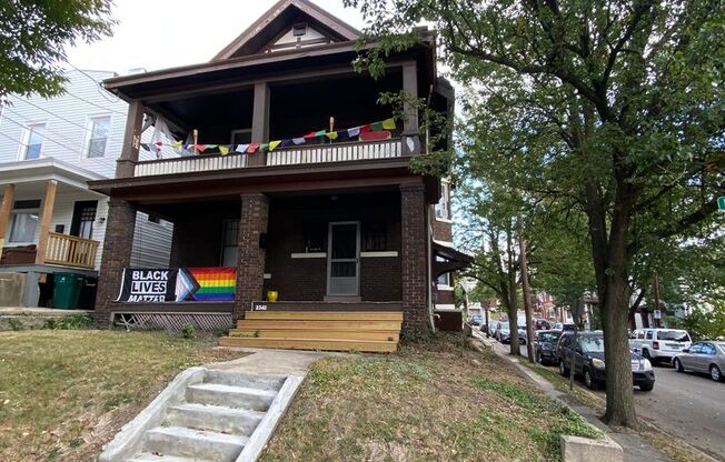 7-8 Bedroom House Located in Clifton Near UC's Campus