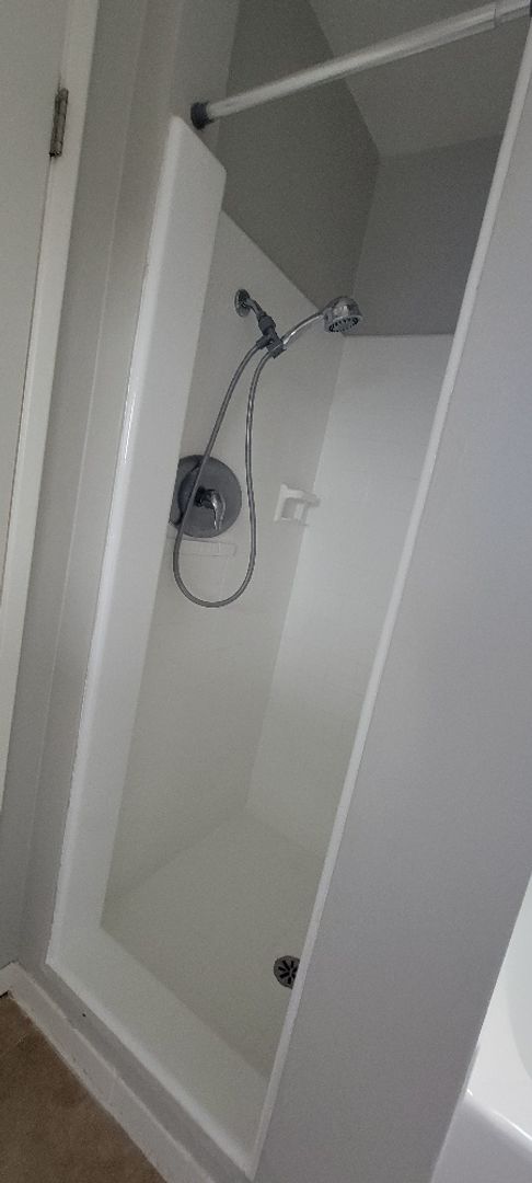 1 bed, 1 bath, 700 sqft, $2,025, Unit 10