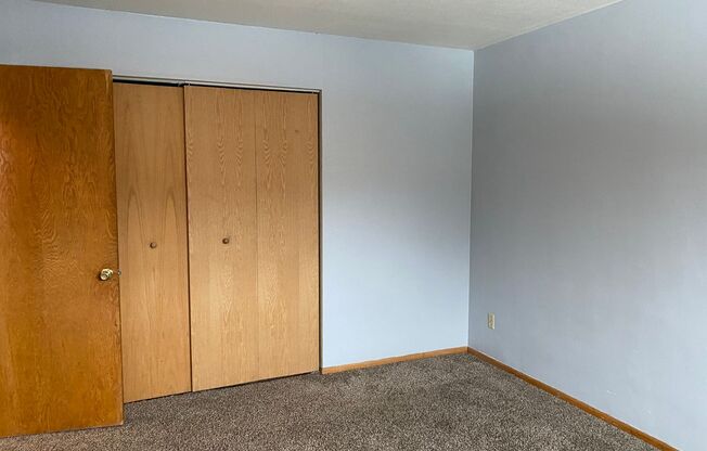 2 beds, 1 bath, 550 sqft, $695, Unit 921-04