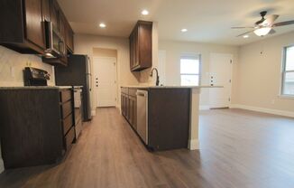 3 beds, 2 baths, 1,090 sqft, $1,695, Unit 8121