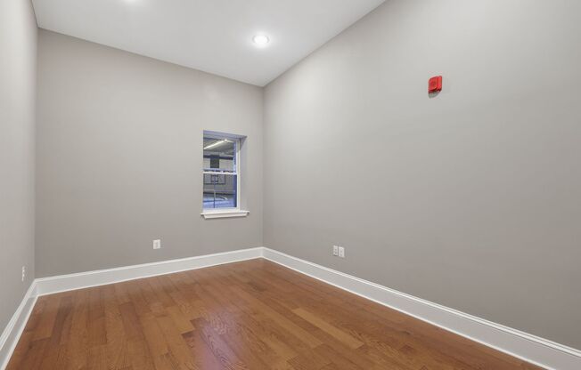 6 S Calvert Street