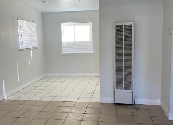 38907 9 ST E