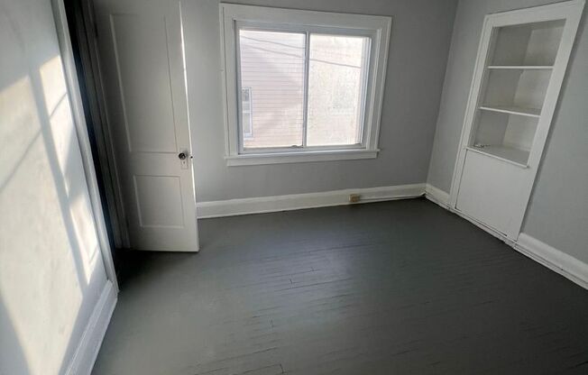 3 beds, 1 bath, $1,595