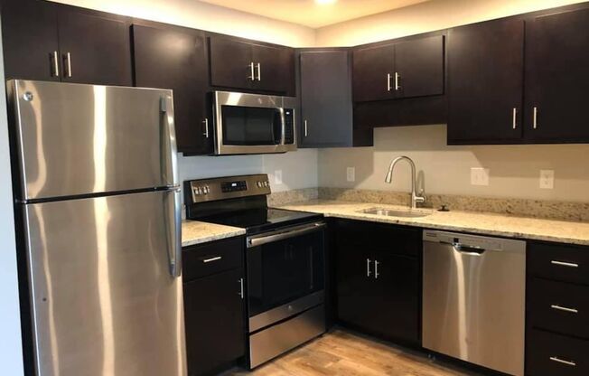 2 beds, 1 bath, 900 sqft, $2,212, Unit B 207