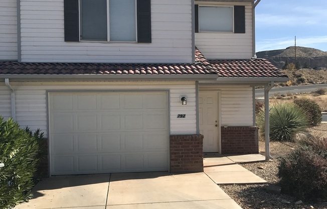 3 beds, 2 baths, $1,498