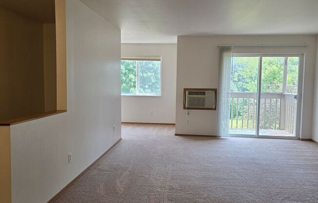 2 beds, 1 bath, 1,010 sqft, $1,279, Unit PL   2205