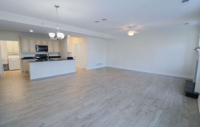 2 beds, 2 baths, 1,450 sqft, $1,950, Unit 221-08UP