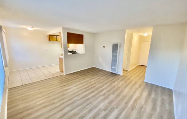 651 W 12 ST