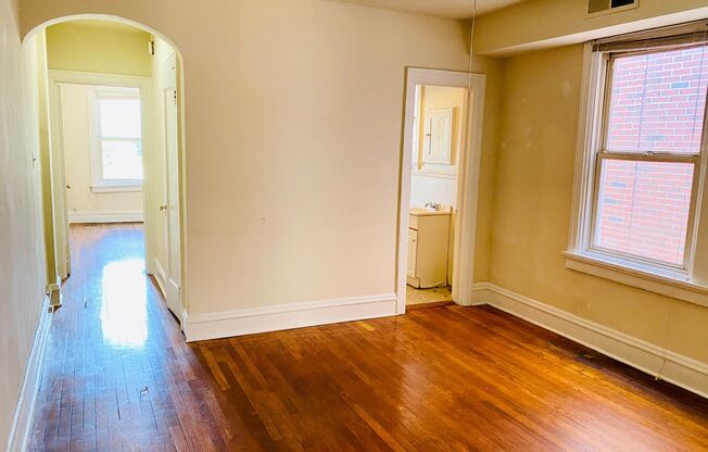 1 bed, 1 bath, $1,195, Unit Apt. 10