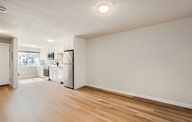 2 beds, 1.5 baths, 900 sqft, $2,195, Unit Unit 13