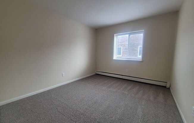 2 beds, 1 bath, $1,425, Unit 312